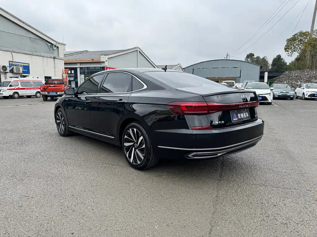 VOLKSWAGEN PASSAT 2022