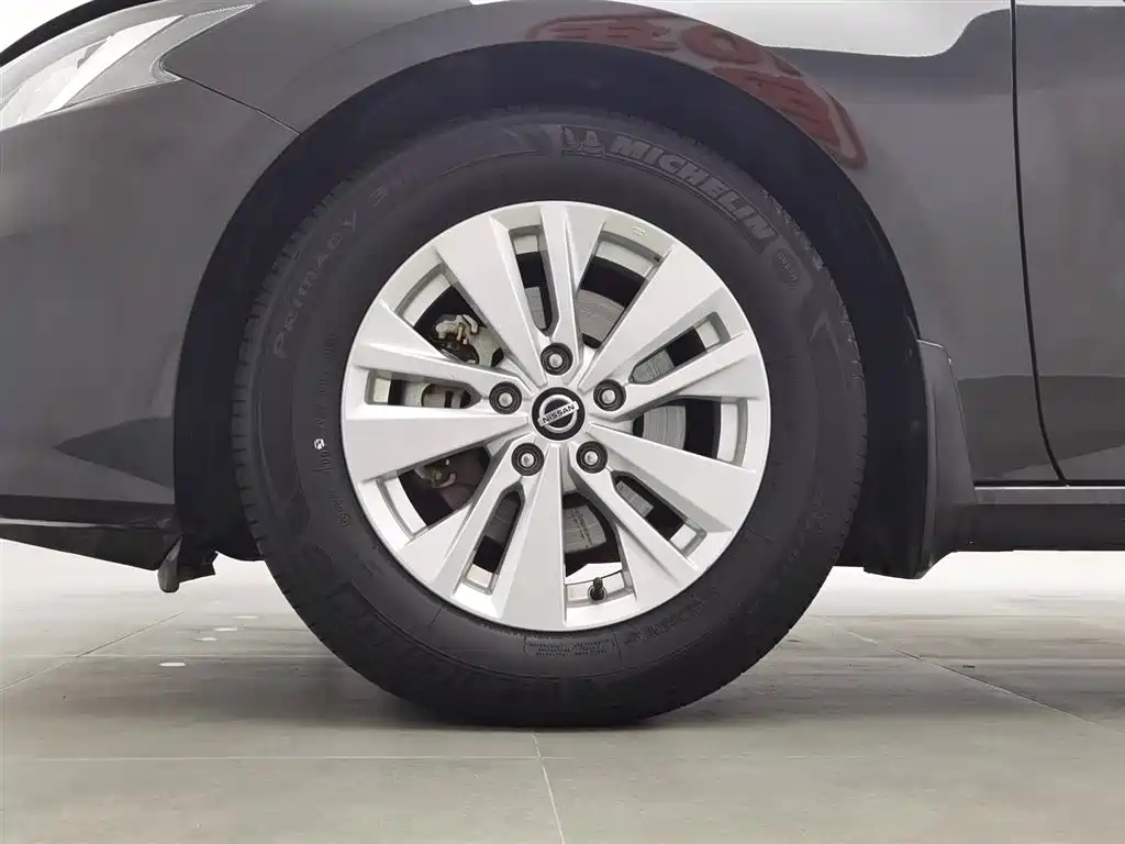 NISSAN TEANA 2020