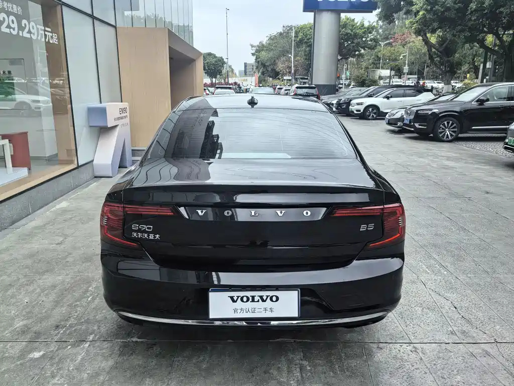 VOLVO S90 2022
