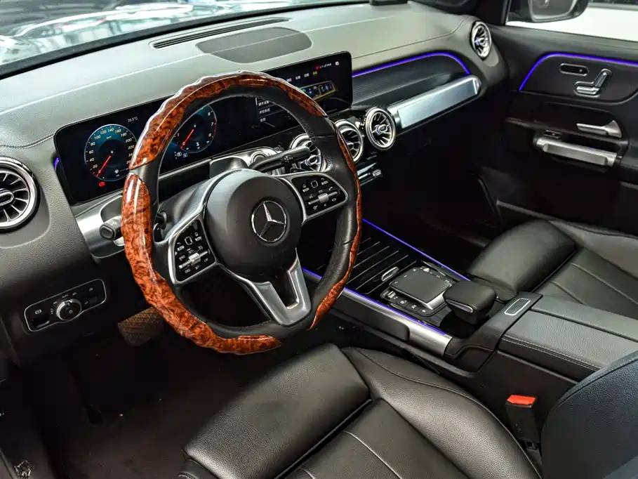 MERCEDES BENZ GLB 2021