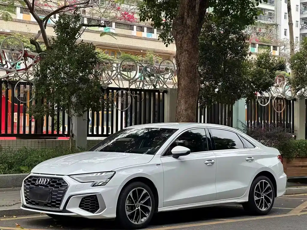 AUDI A3 2021