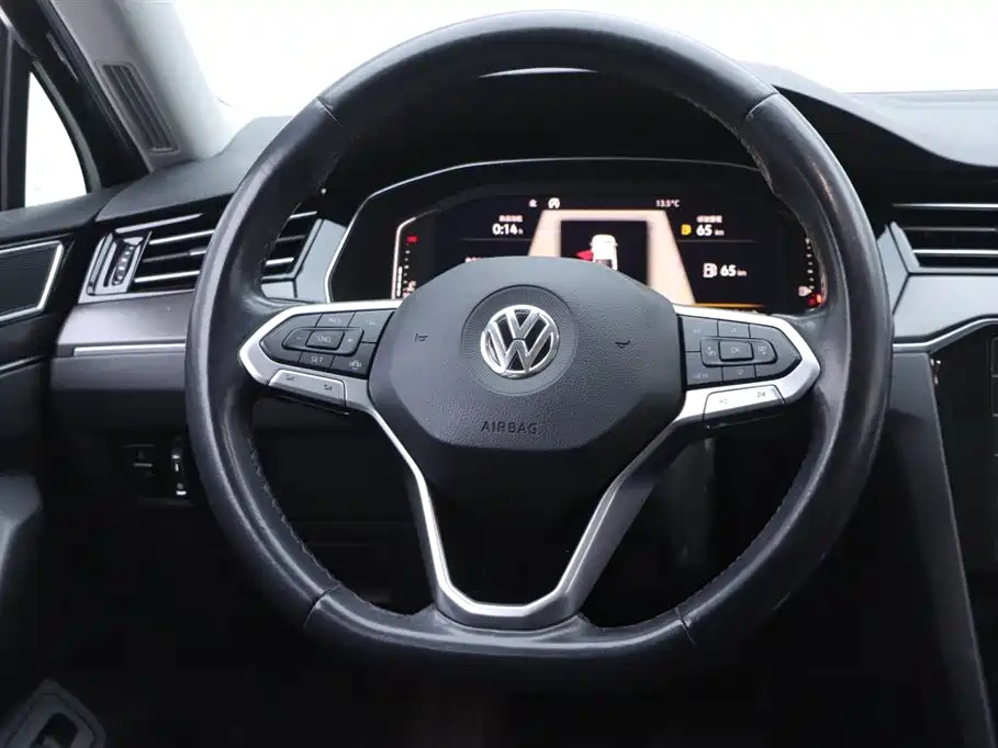 VOLKSWAGEN MAGOTAN 2020
