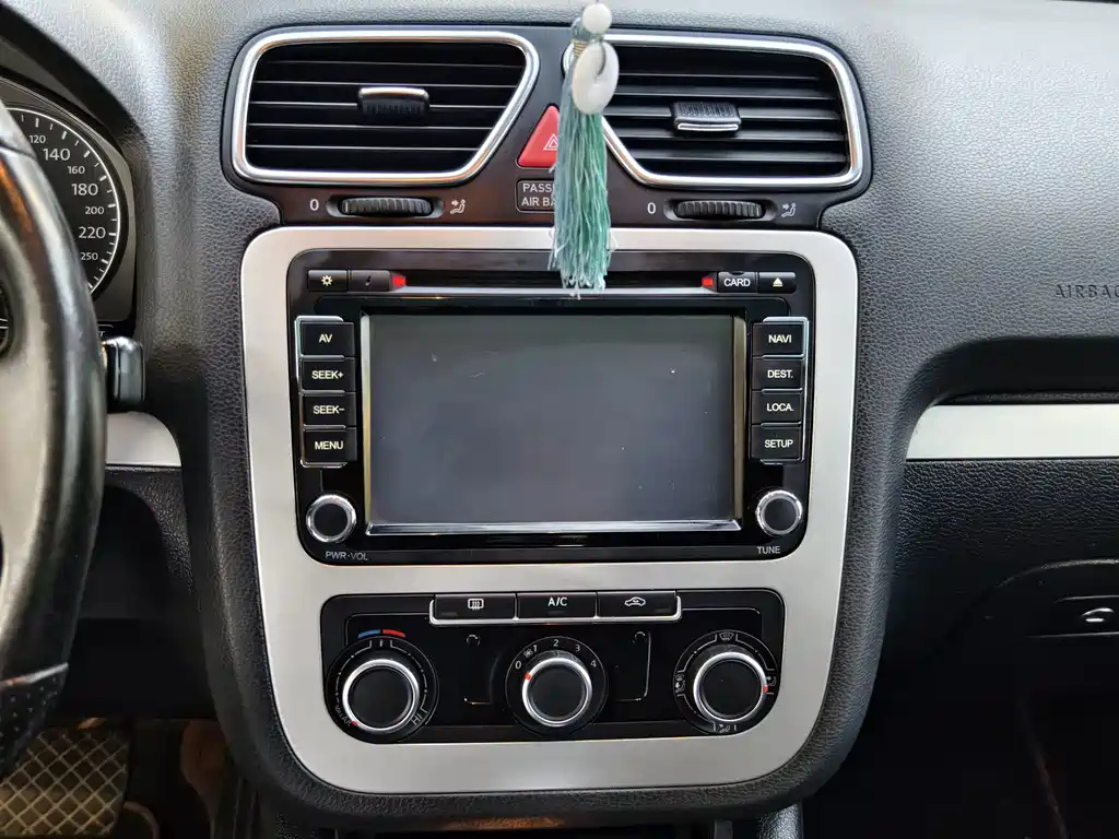 VOLKSWAGEN SCIROCCO 2012