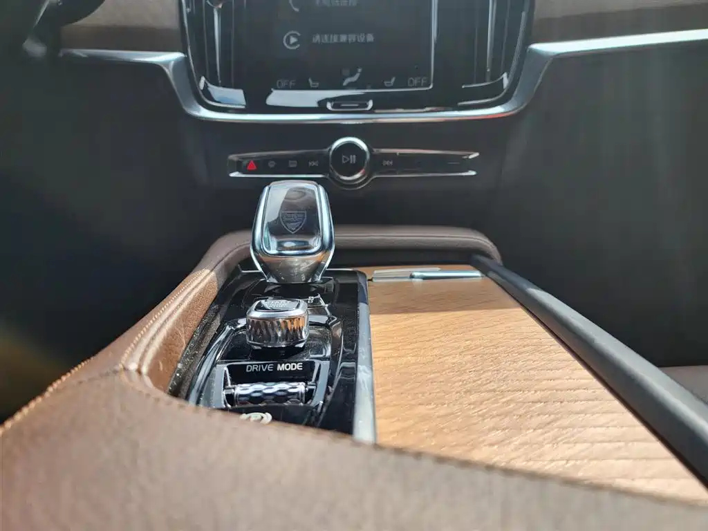 VOLVO S90 2021