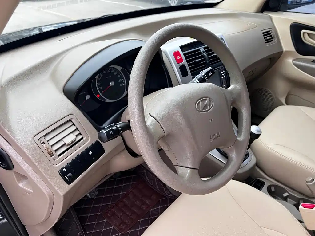HYUNDAI TUCSON 2011