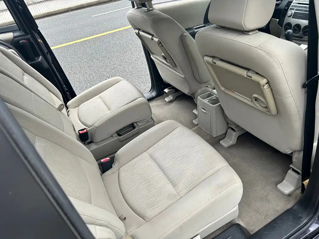 MAZDA 5 2011
