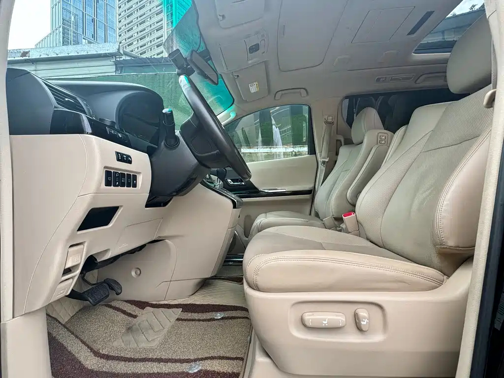 TOYOTA ALPHARD 2013