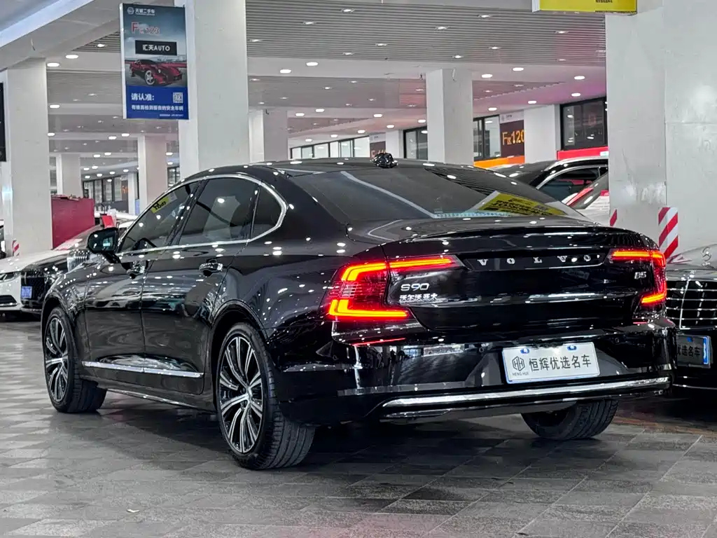 VOLVO S90 2021