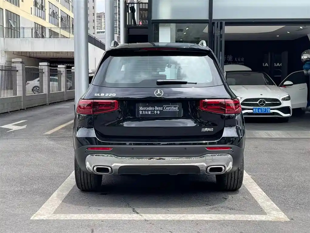MERCEDES BENZ GLB 2024