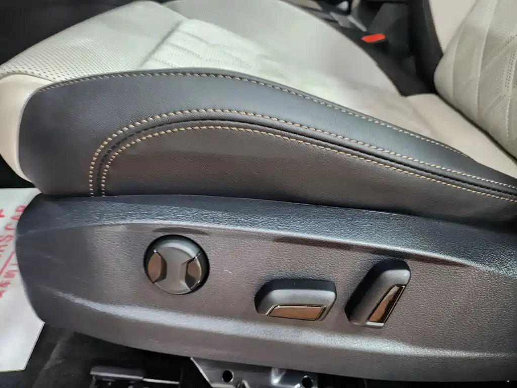 VOLKSWAGEN MAGOTAN 2023