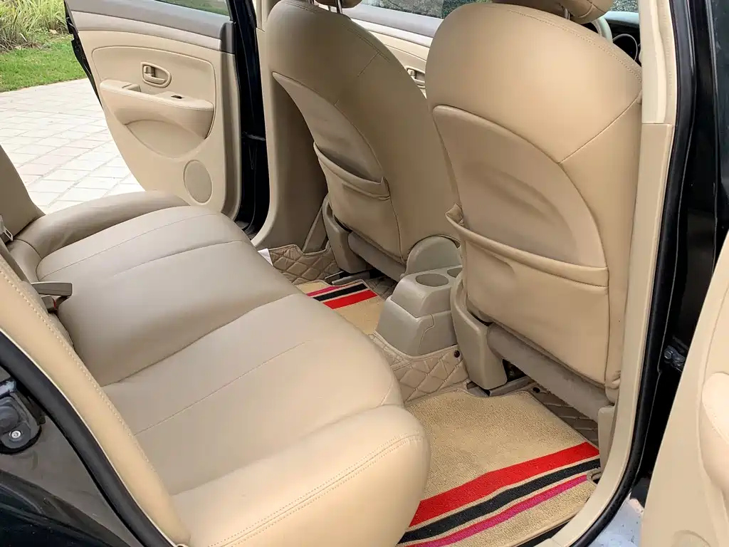 NISSAN SYLPHY 2017