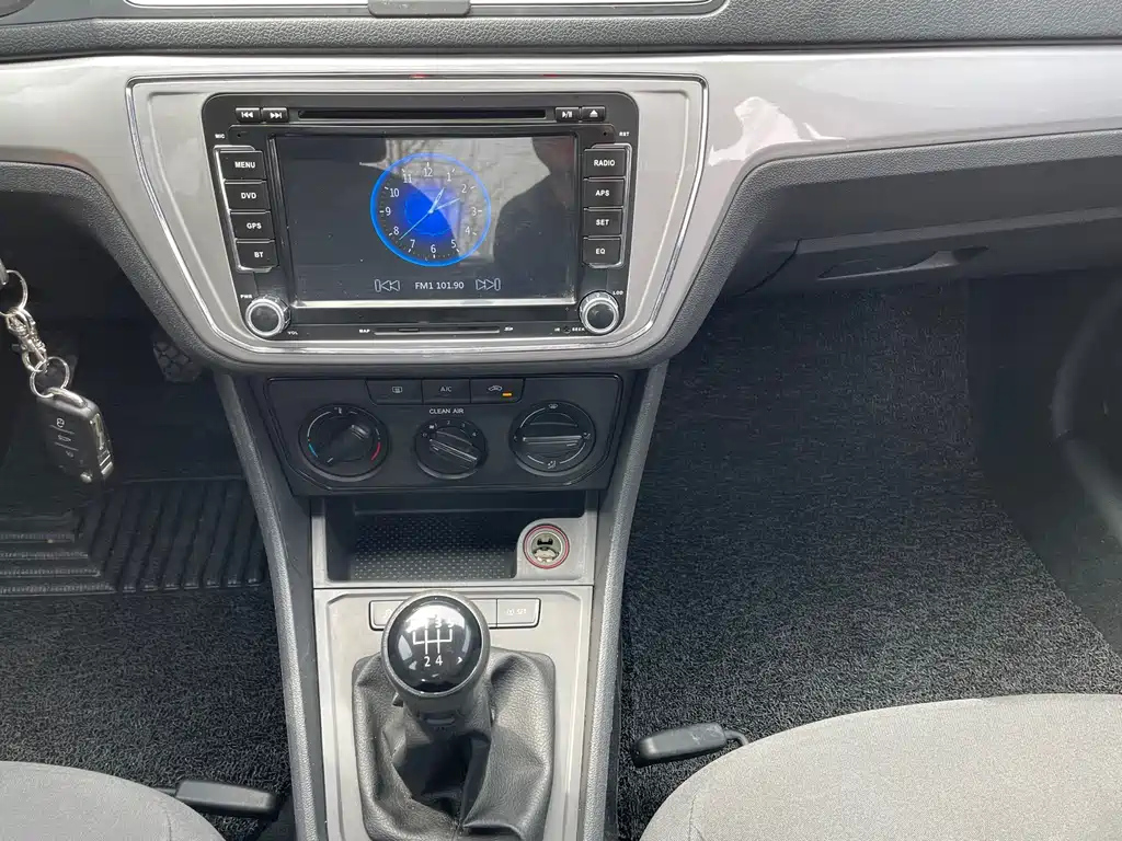 VOLKSWAGEN LAVIDA 2016