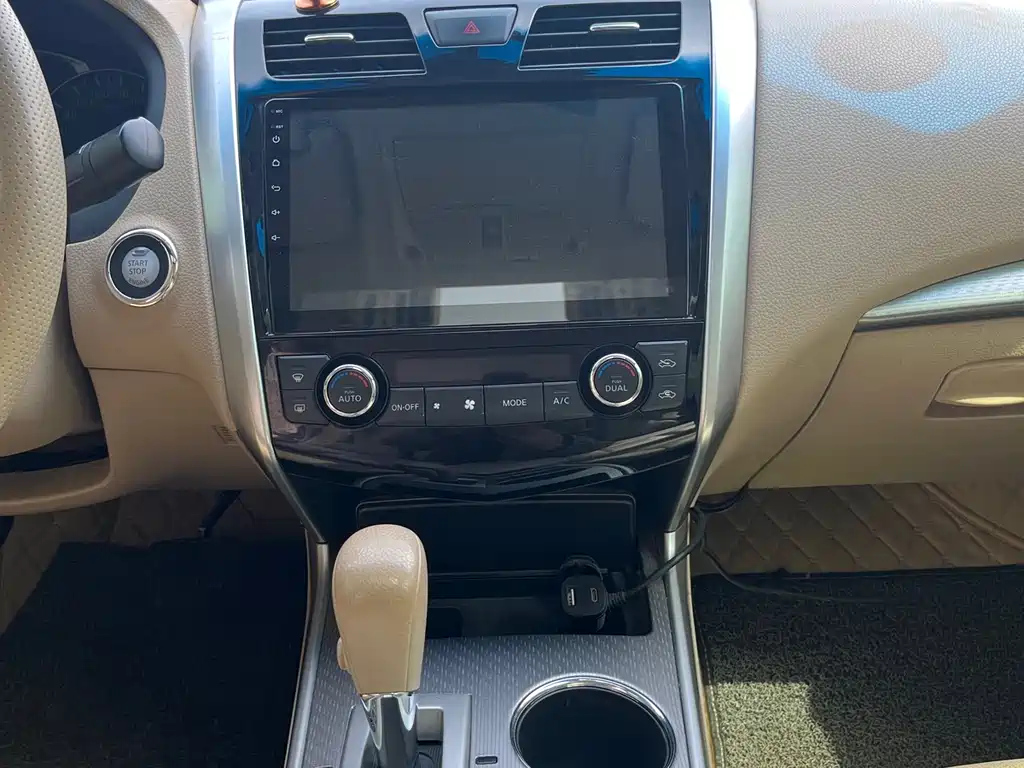 NISSAN TEANA 2018