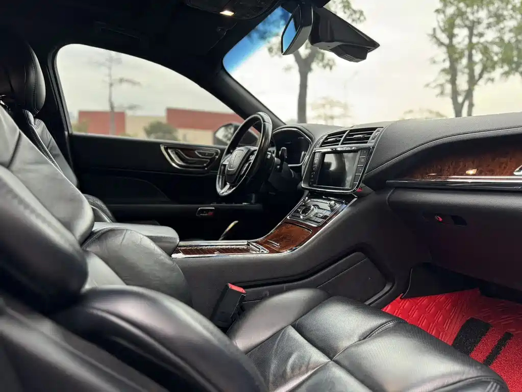 LINCOLN CONTINENTAL 2017