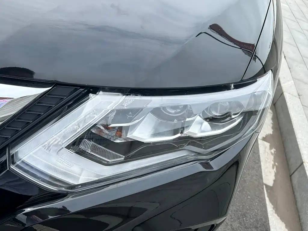 NISSAN X-TRAIL 2023