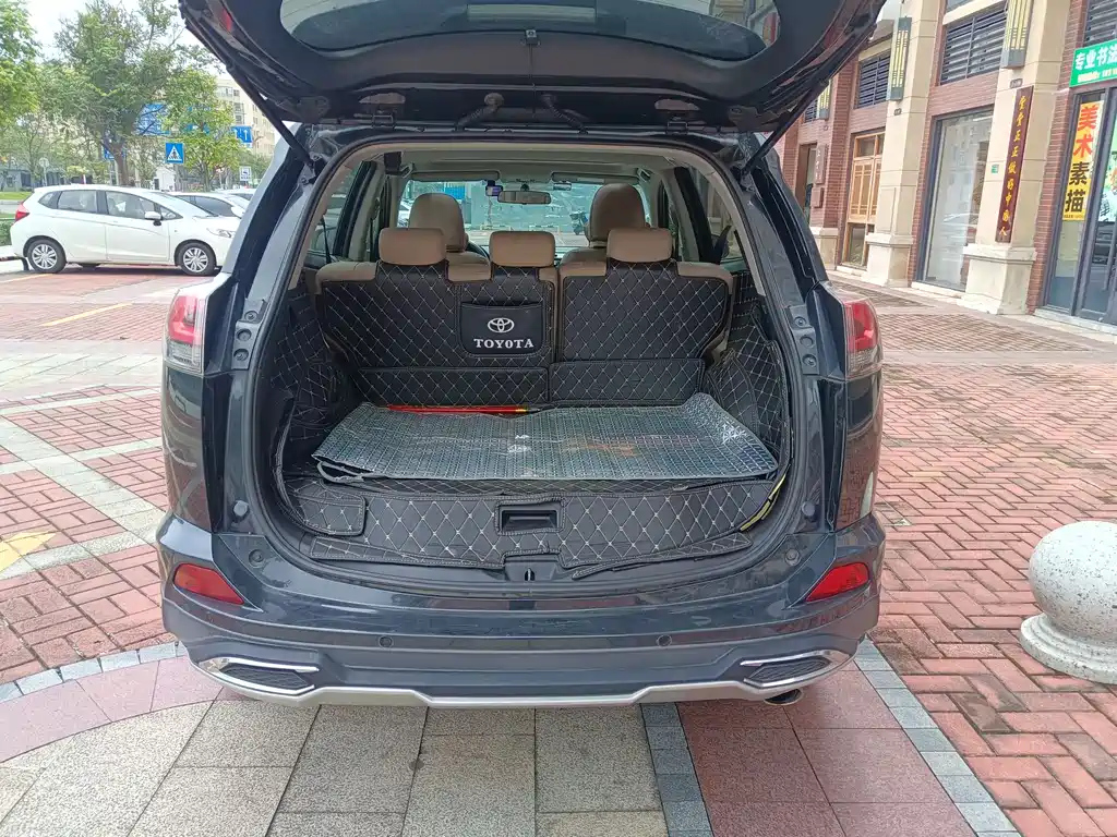 TOYOTA RAV4 RONGFANG 2017