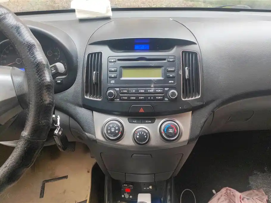 HYUNDAI CELESTA 2014