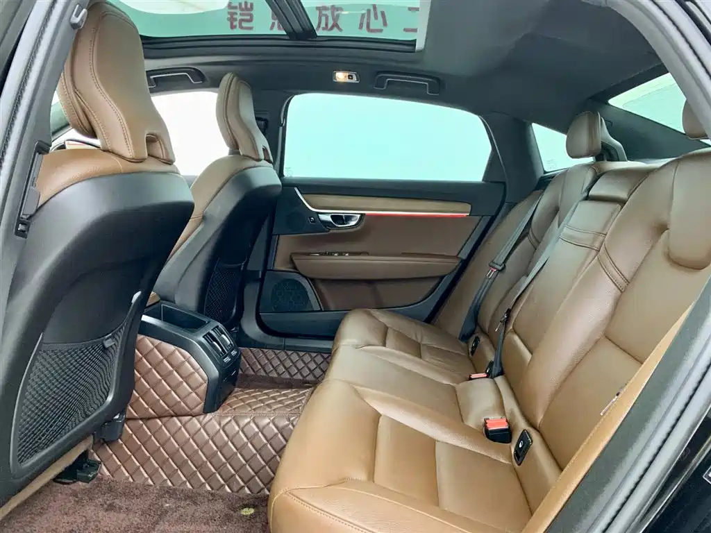 VOLVO S90 2021