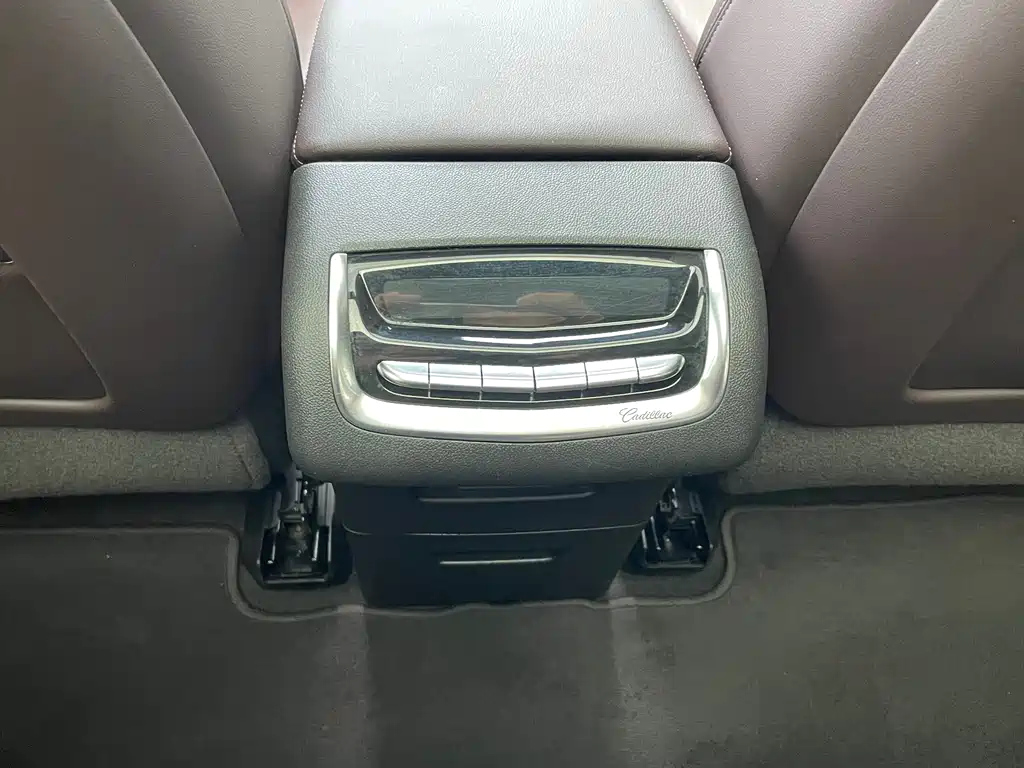 CADILLAC XT6 2021