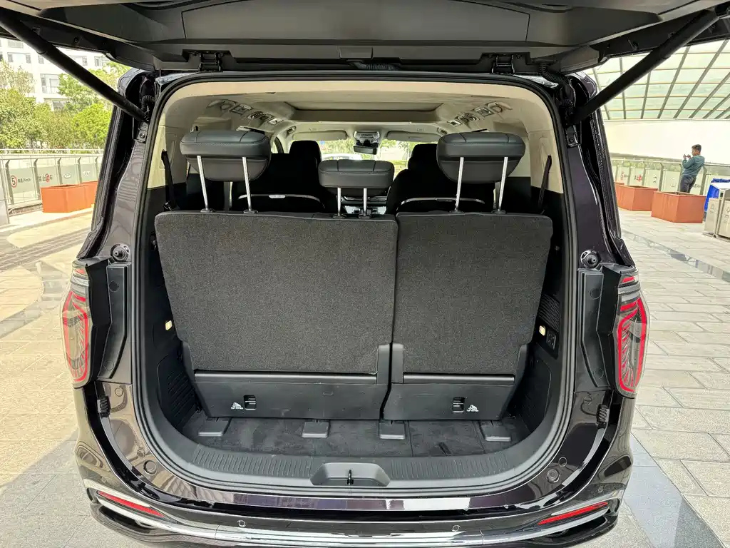 HONGQI HQ9 2023