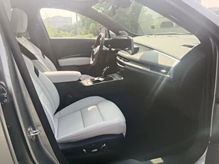 CADILLAC XT4  2024 YEAR 28T 2WD PREMIUM 2024