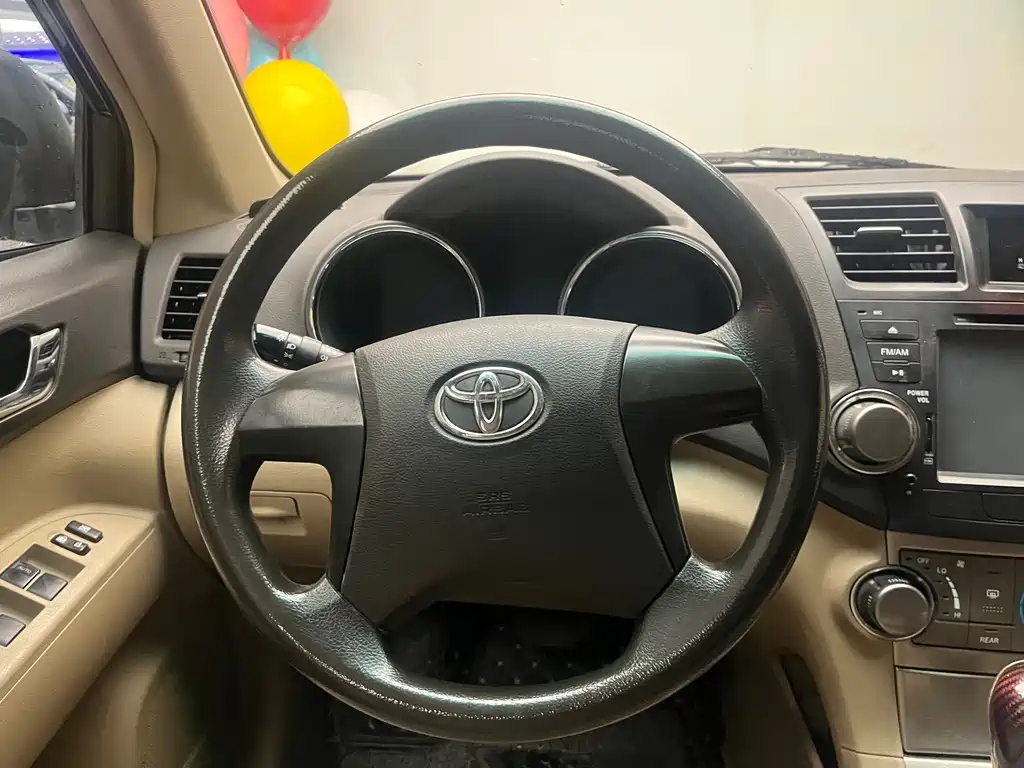 TOYOTA HIGHLANDER 2014