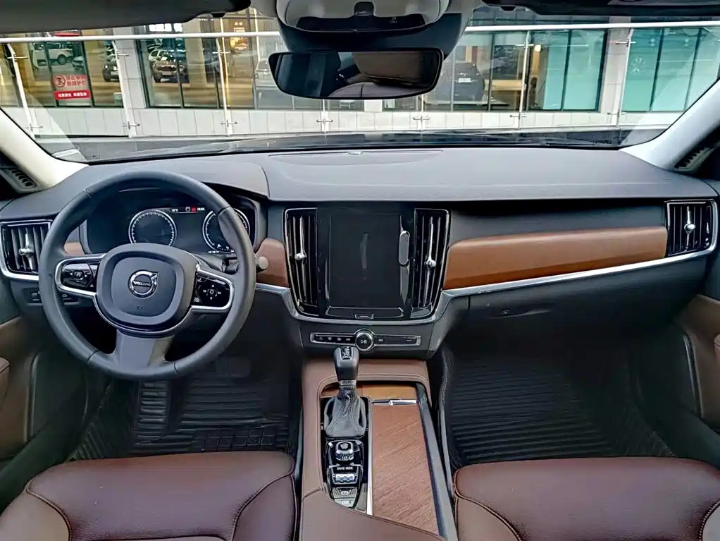 VOLVO S90 2020