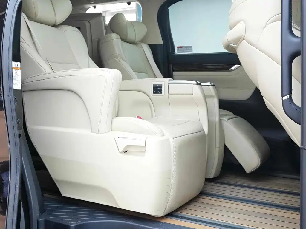 TOYOTA ALPHARD 2018