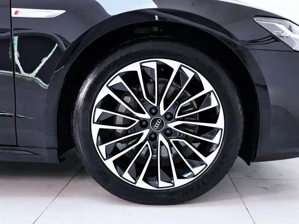 AUDI A7L 2023