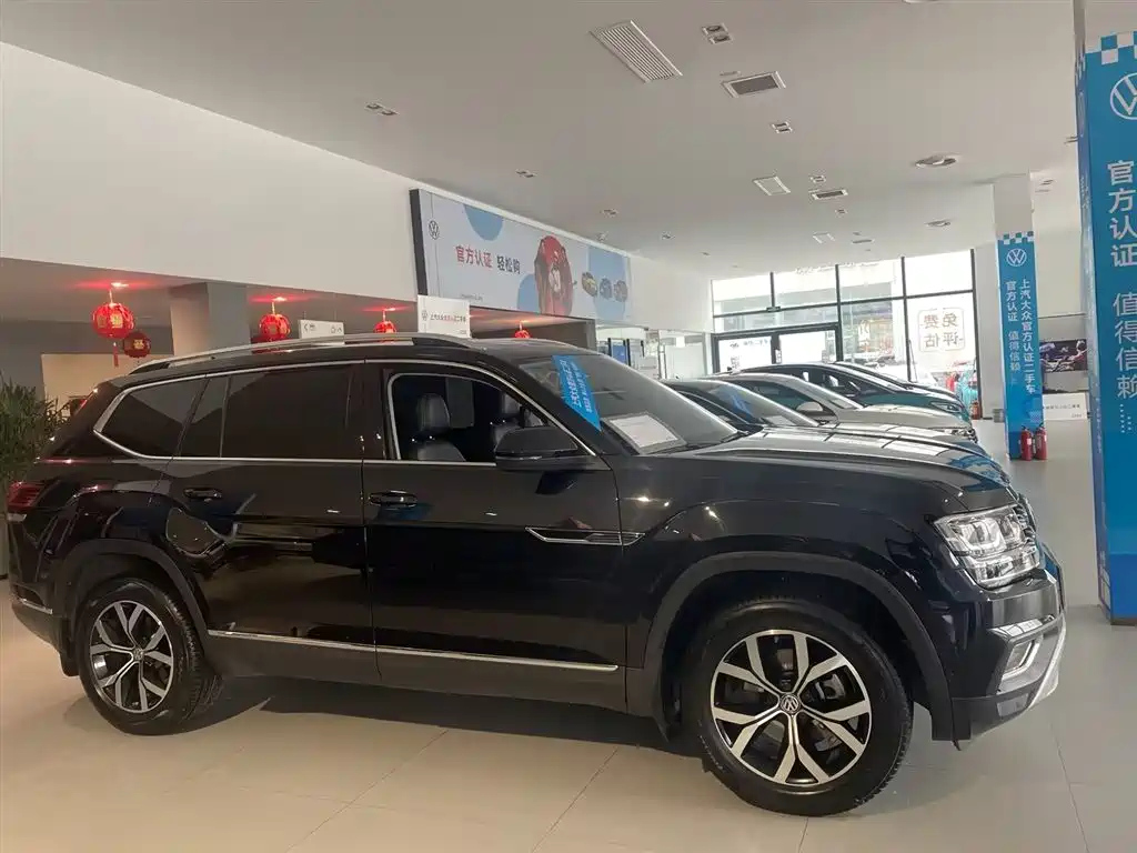 VOLKSWAGEN TOURAN 2021
