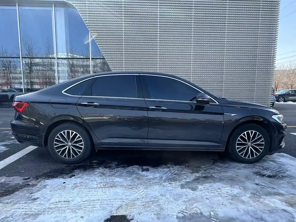 VOLKSWAGEN SAGITAR 2020