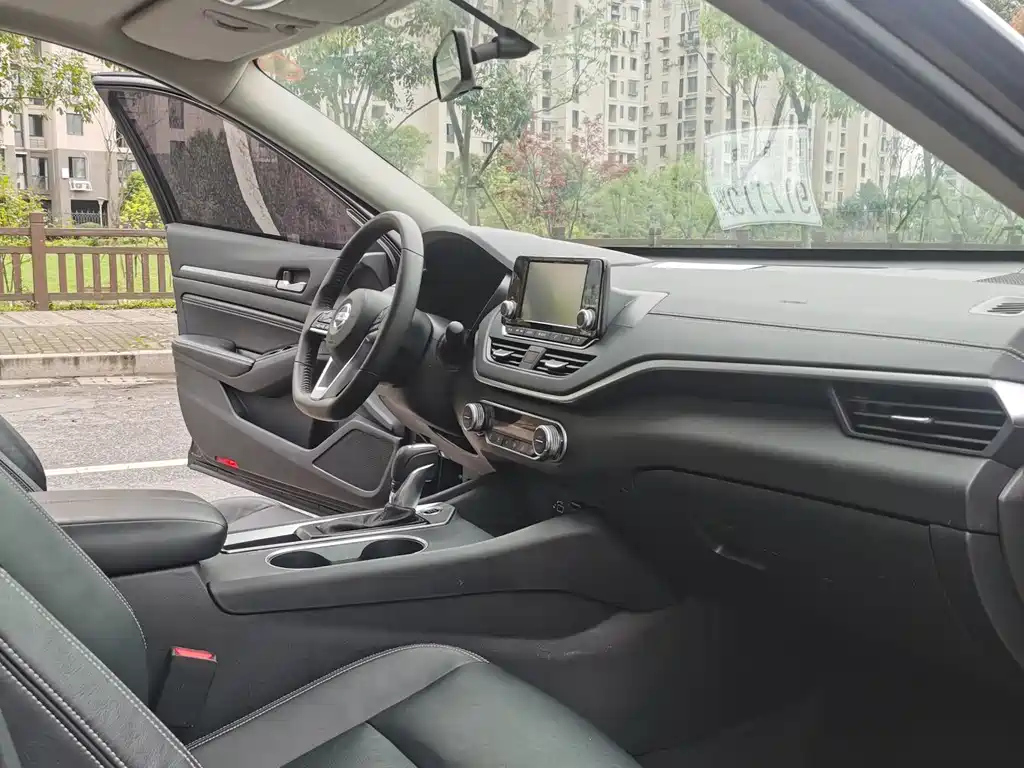 NISSAN TEANA 2019