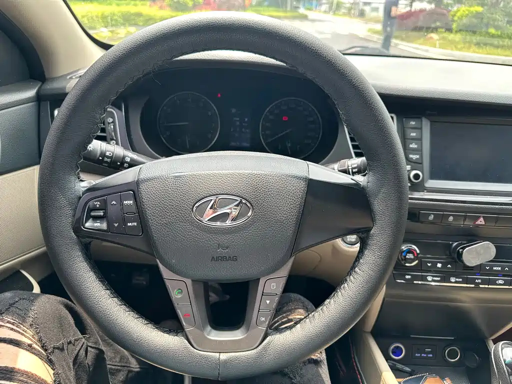 HYUNDAI MISTRA 2016