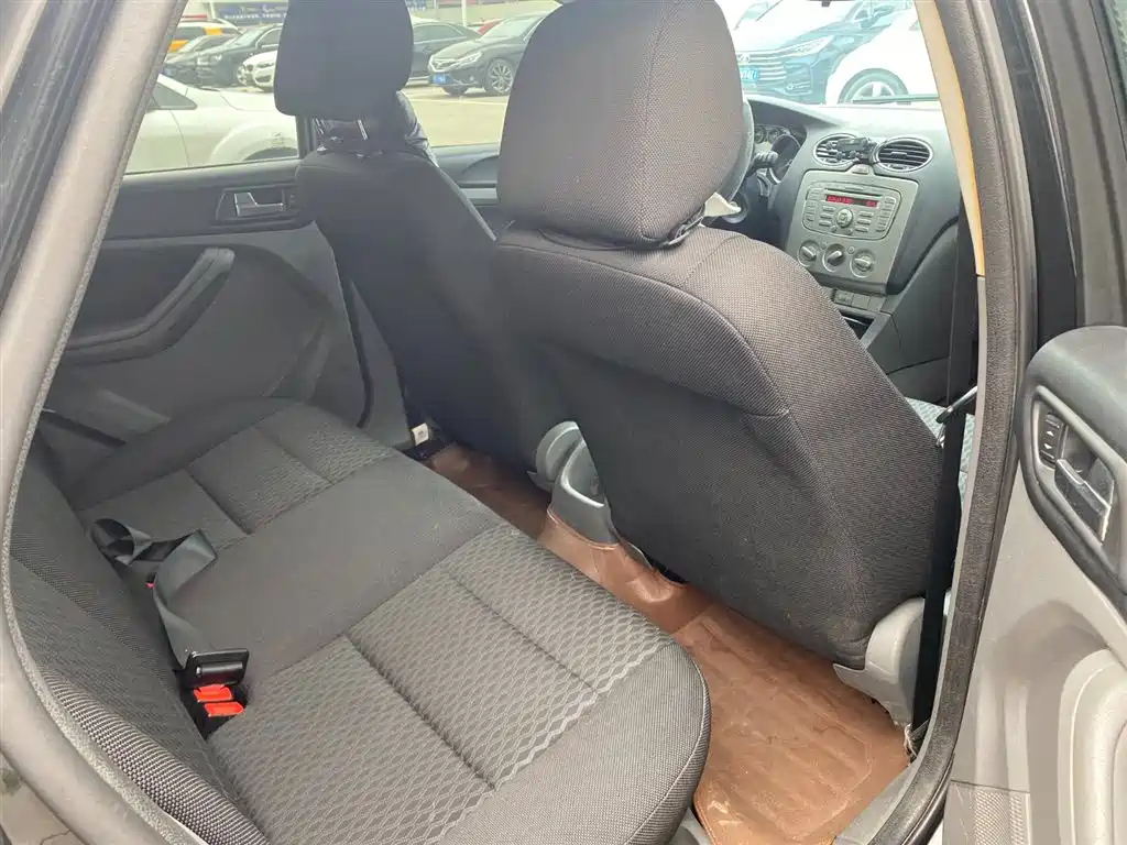 FORD FOCUS 2012