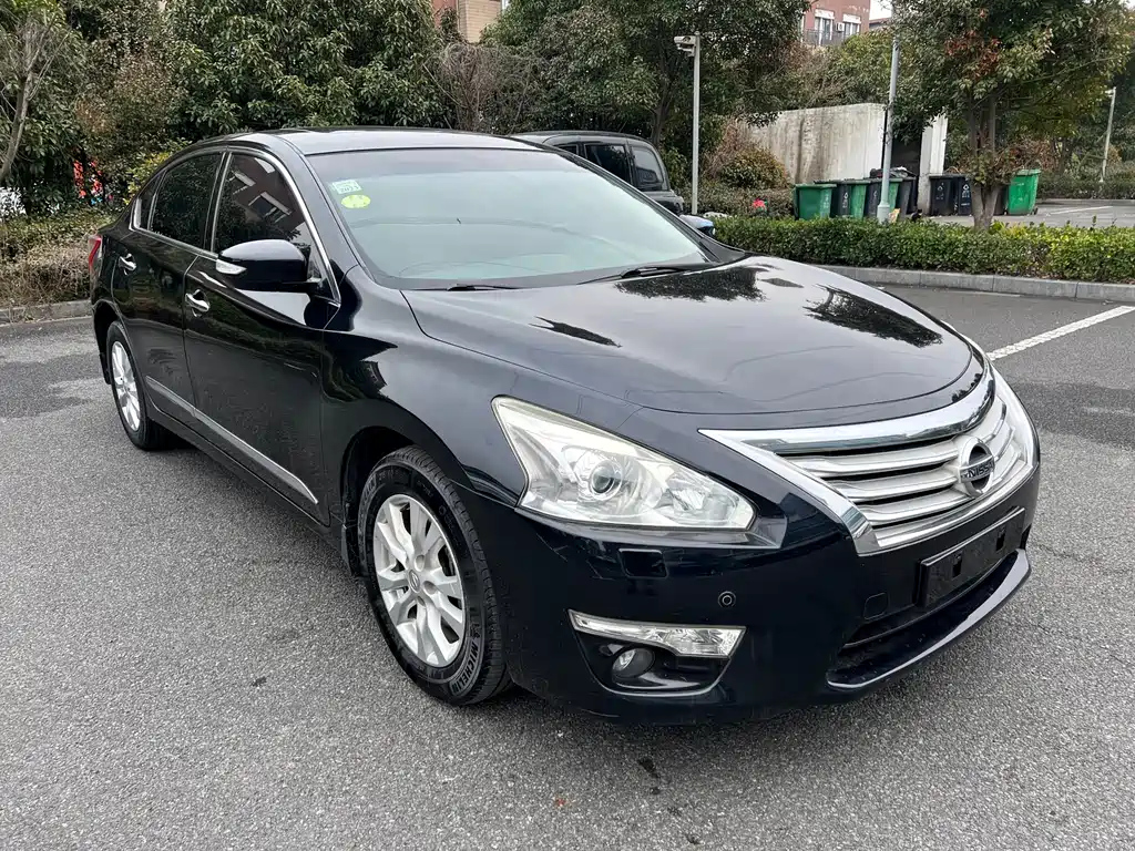 NISSAN TEANA 2015