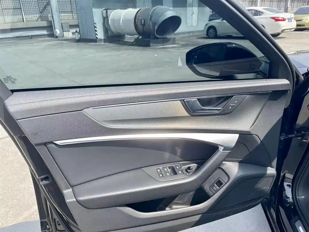 AUDI A6L 2020