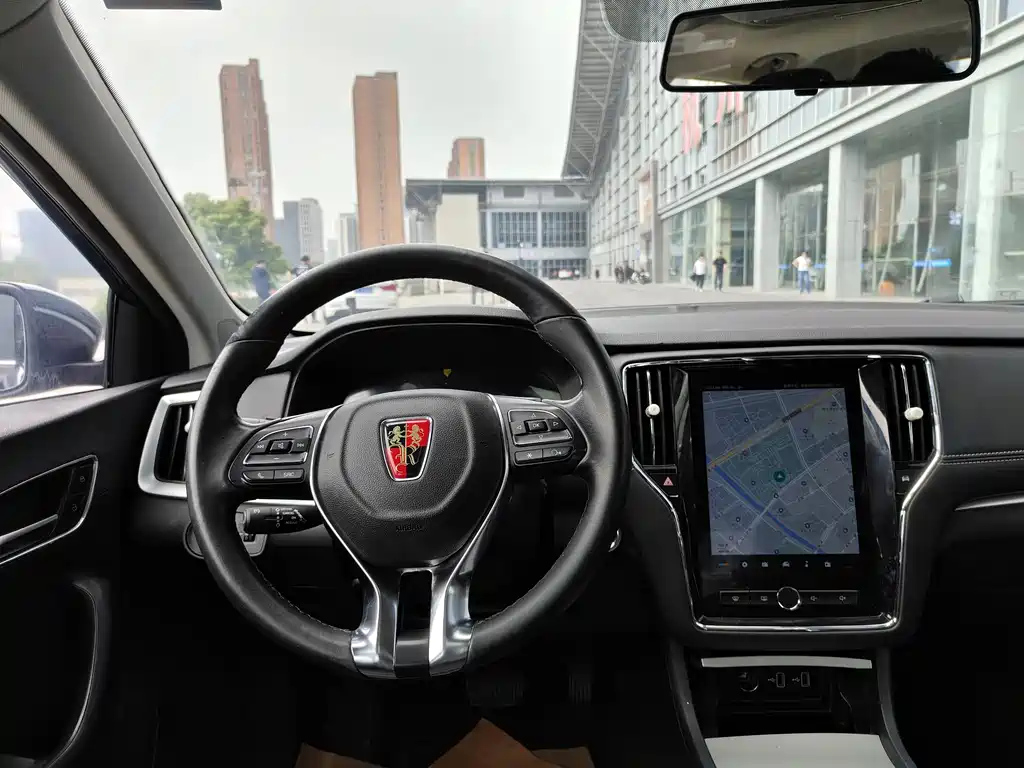 ROEWE I6 NEW ENERGY 2020