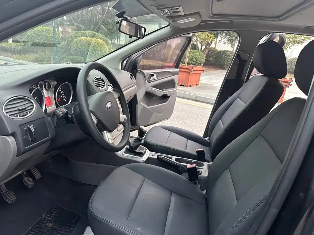 FORD FOCUS 2011