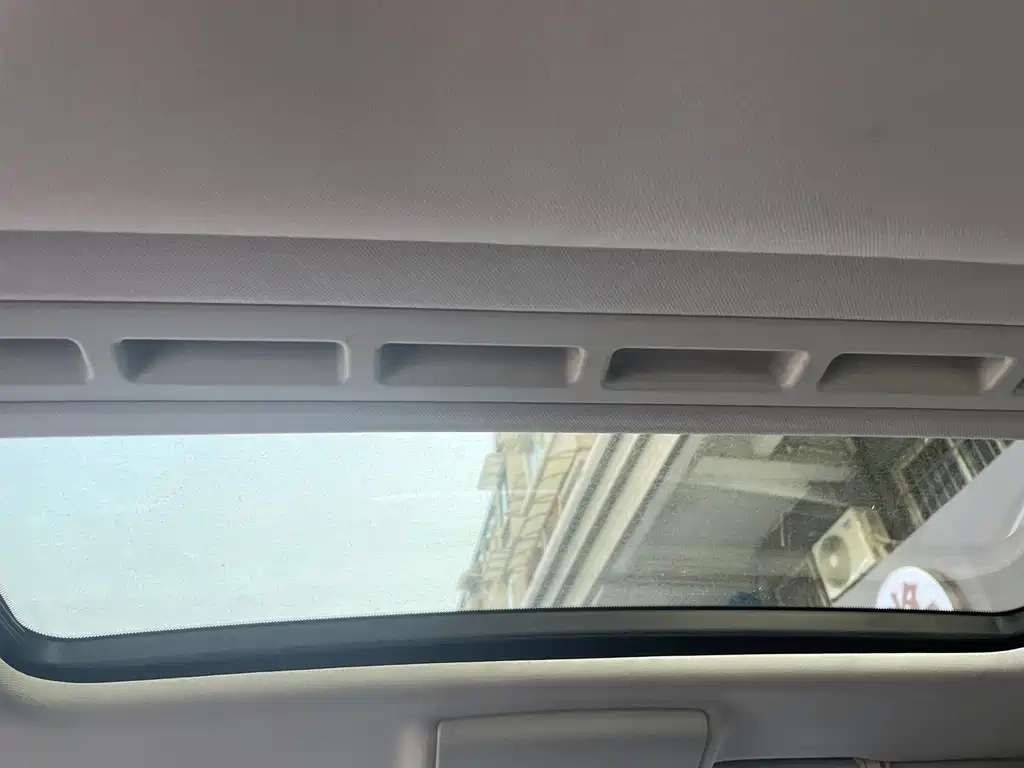 VOLKSWAGEN LAVIDA 2013