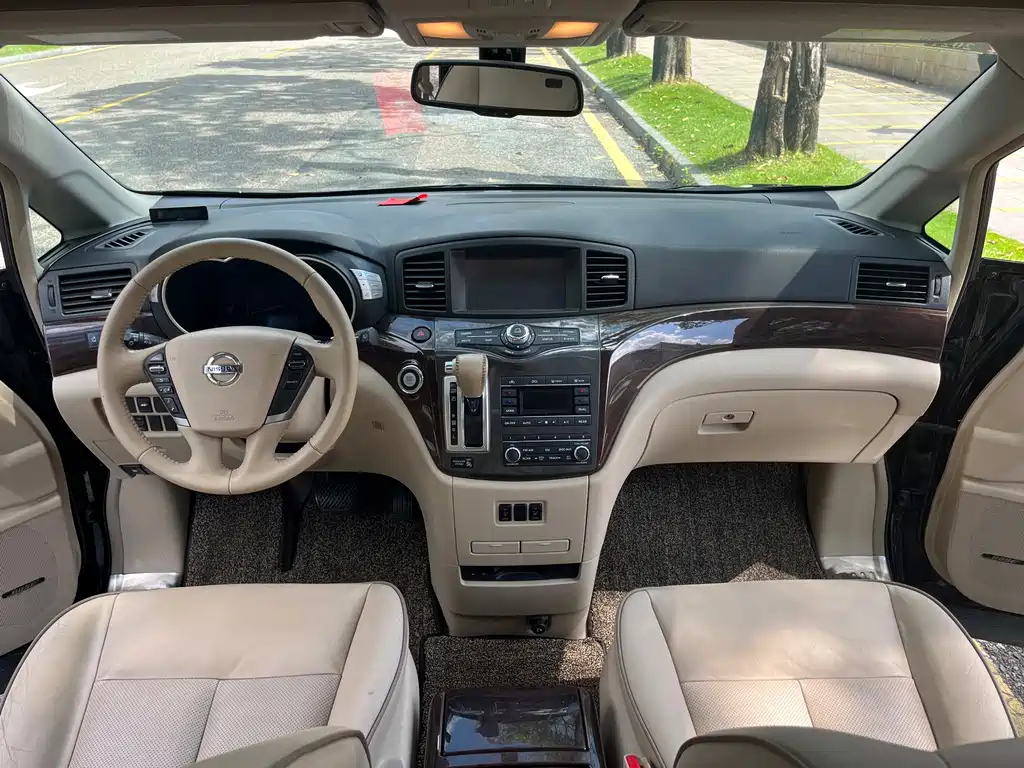 NISSAN QUEST 2015