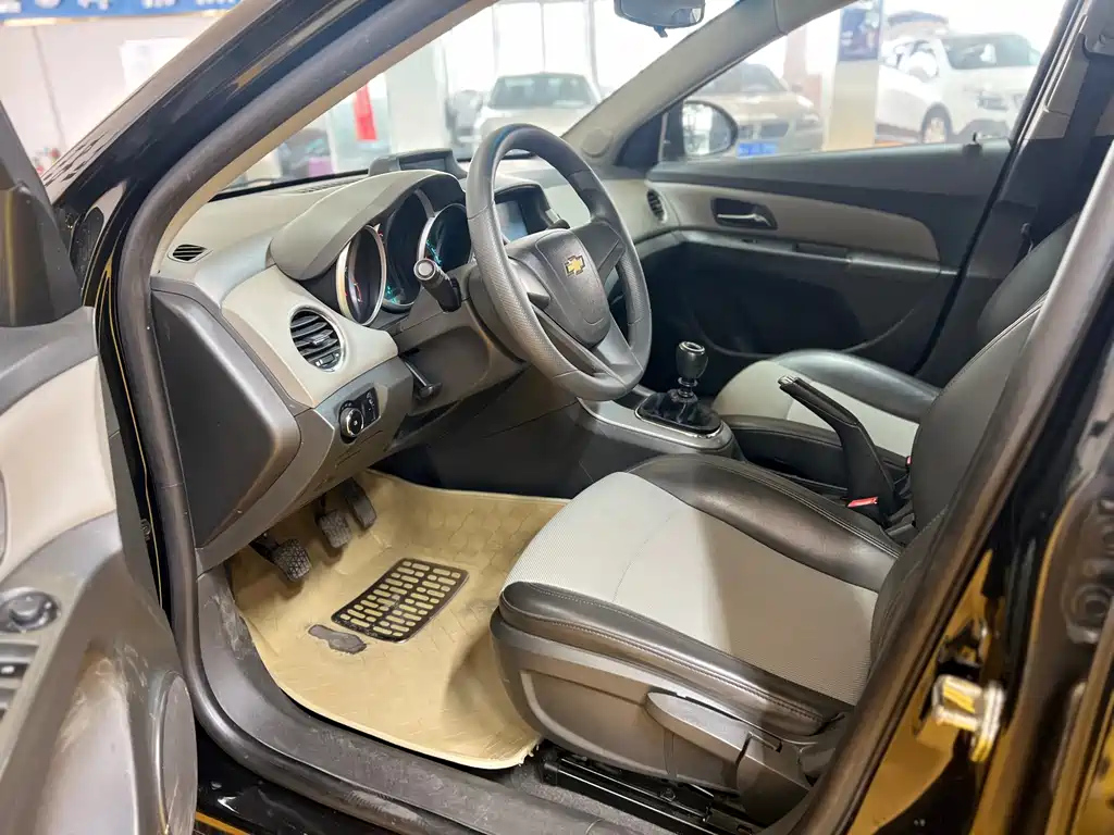 CHEVROLET CRUZE 2013