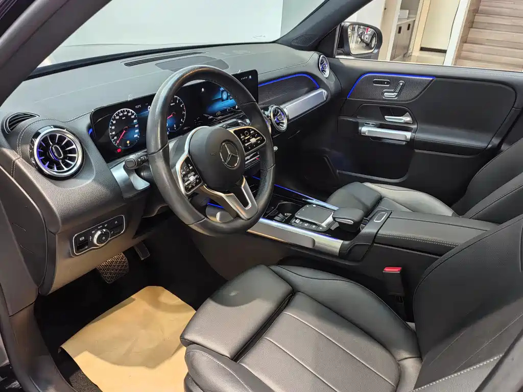 MERCEDES BENZ GLB 2021