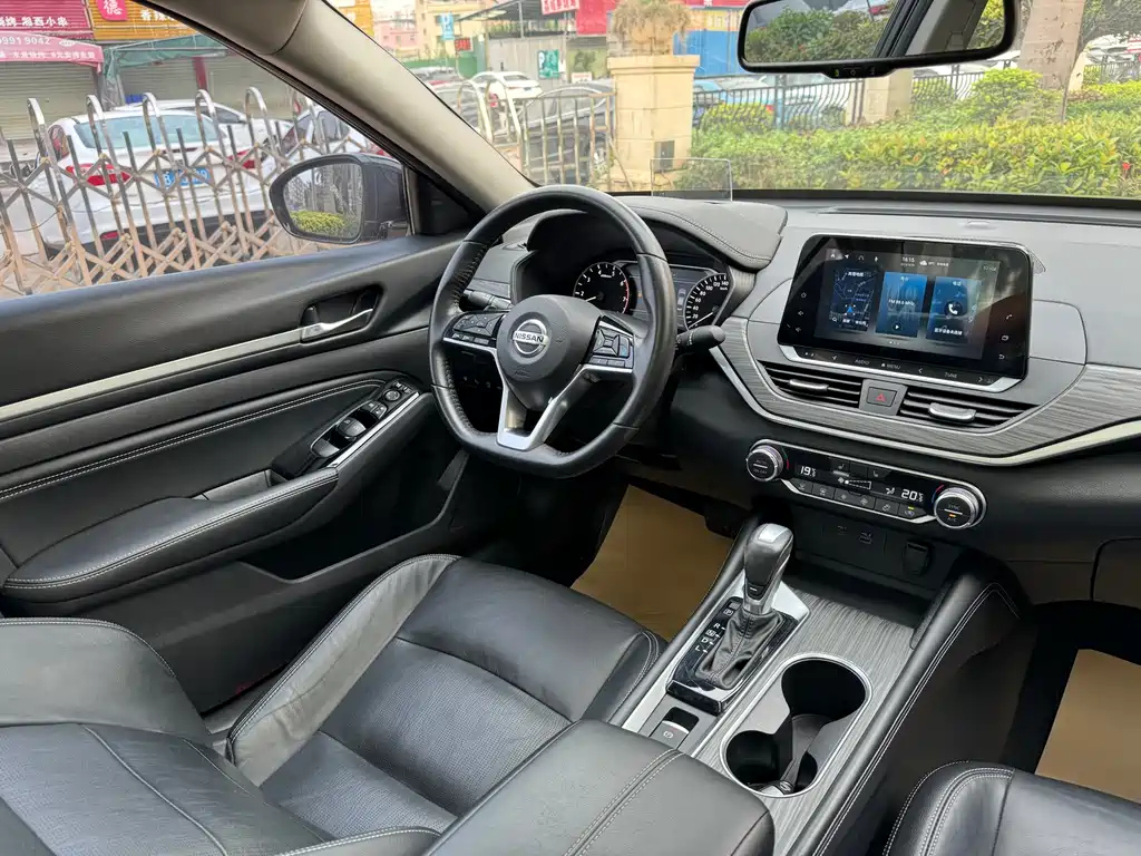 NISSAN TEANA 2022