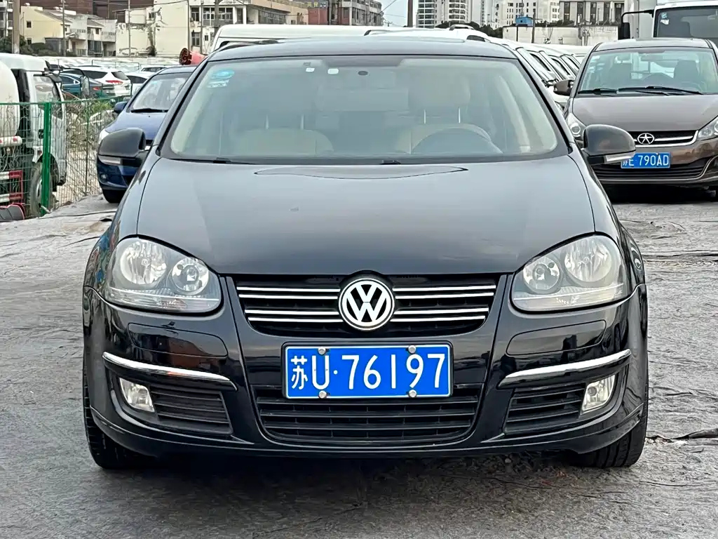 VOLKSWAGEN SAGITAR 2011