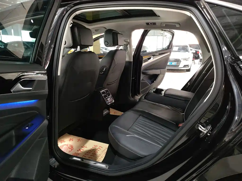 VOLKSWAGEN PASSAT 2021