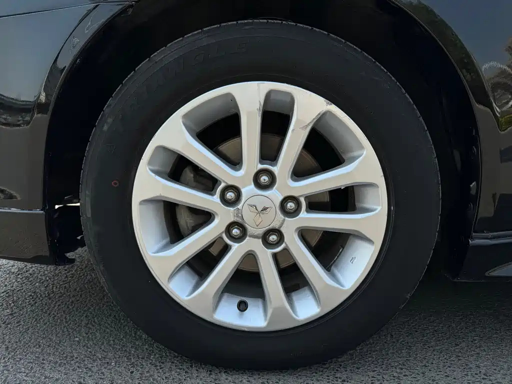 MITSUBISHI LANCER EX 2011