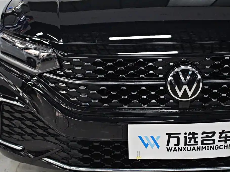VOLKSWAGEN PASSAT 2022