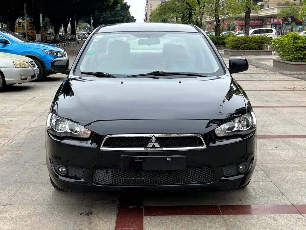 MITSUBISHI LANCER EX 2010
