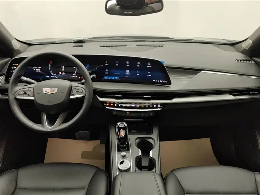 CADILLAC XT4 2024