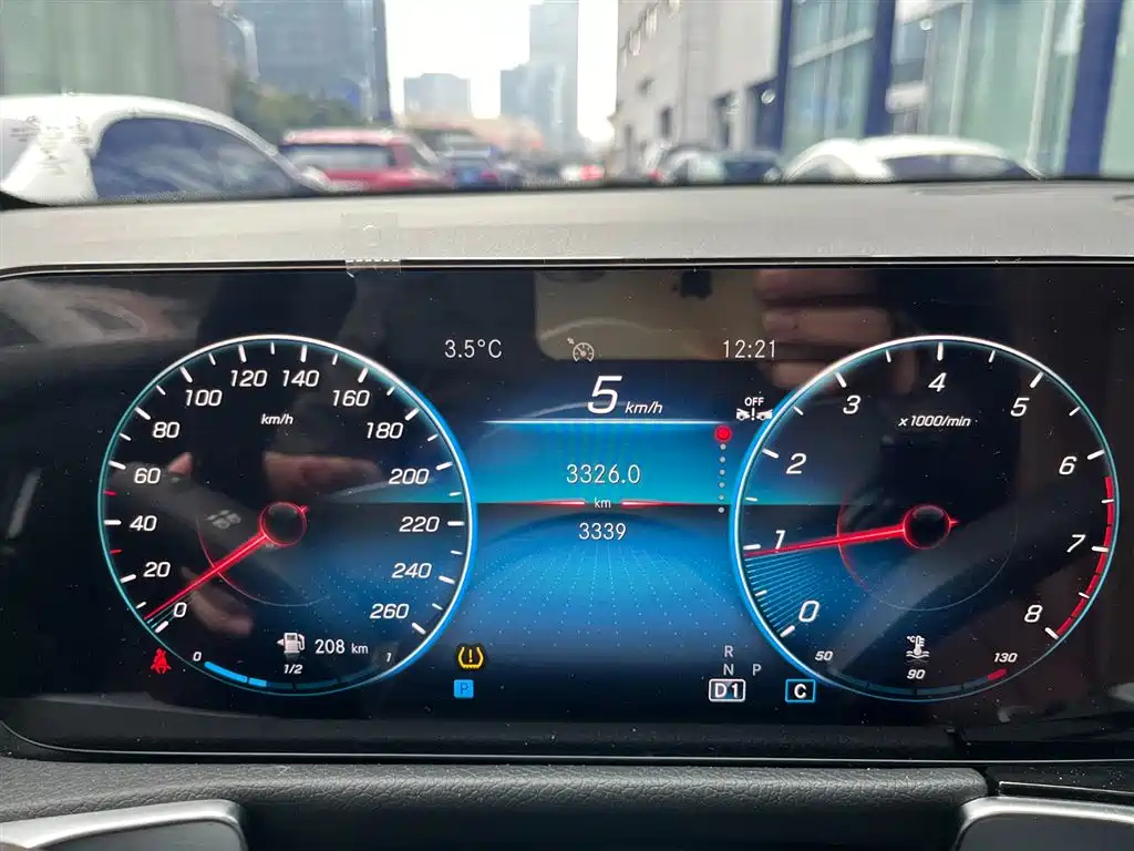 MERCEDES BENZ GLB 2023